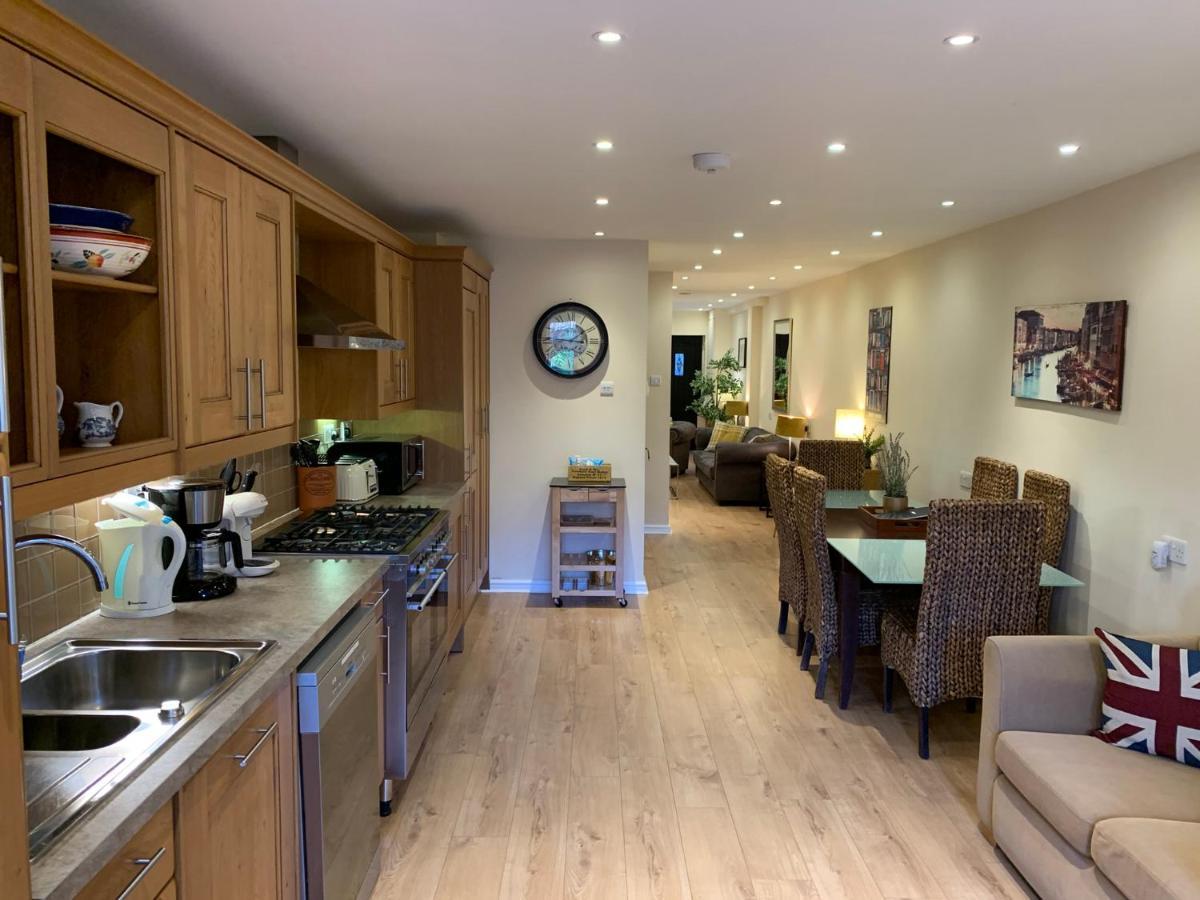Notting Hill 3br Townhouse With Ensuite Bathrooms - Ideal For Families Сasa de vacaciones Londres